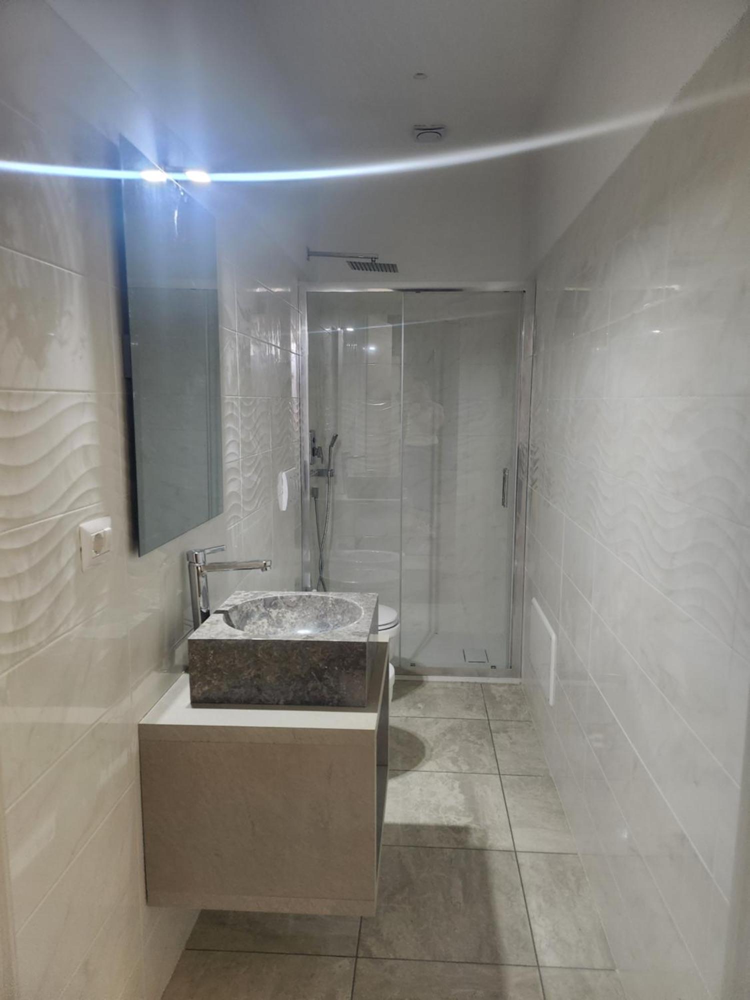 Double Room Private Bathroom