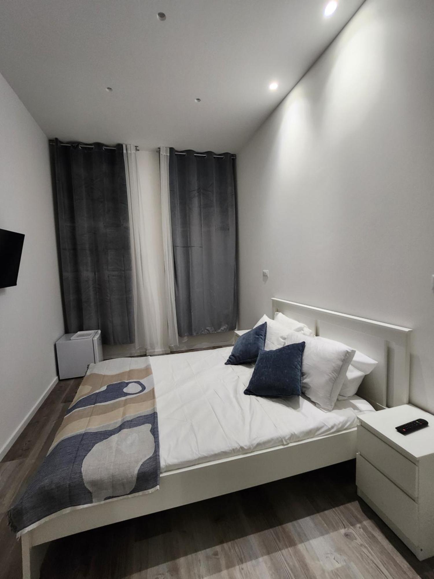 Double Room Private Bathroom